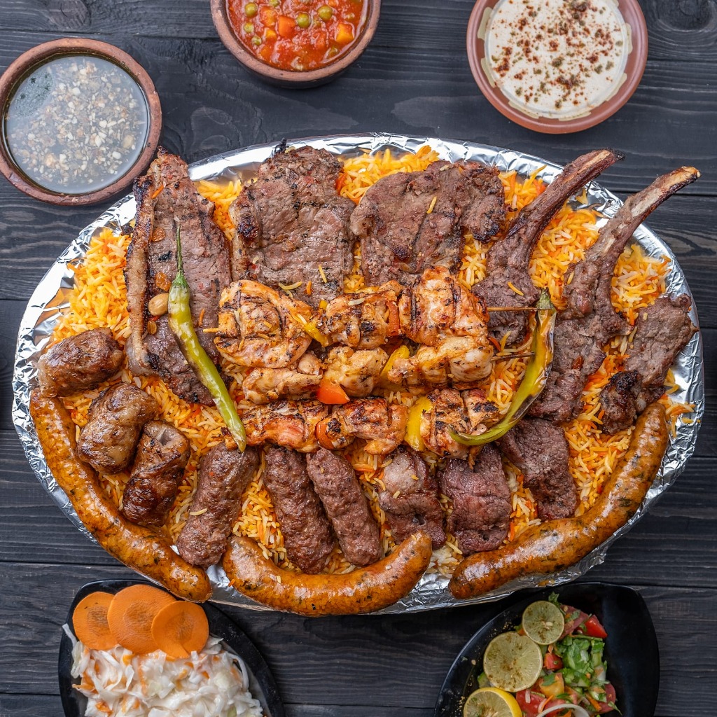 صينية مشويات مع الأرز